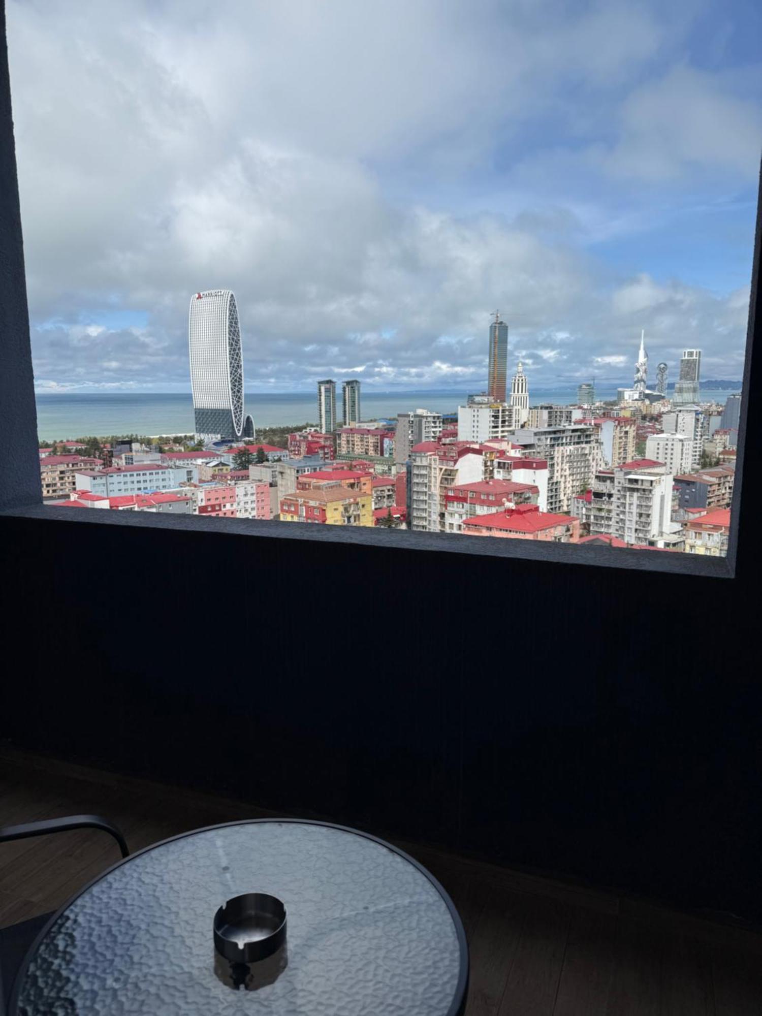 Flat With Epic Views شقة باتومي